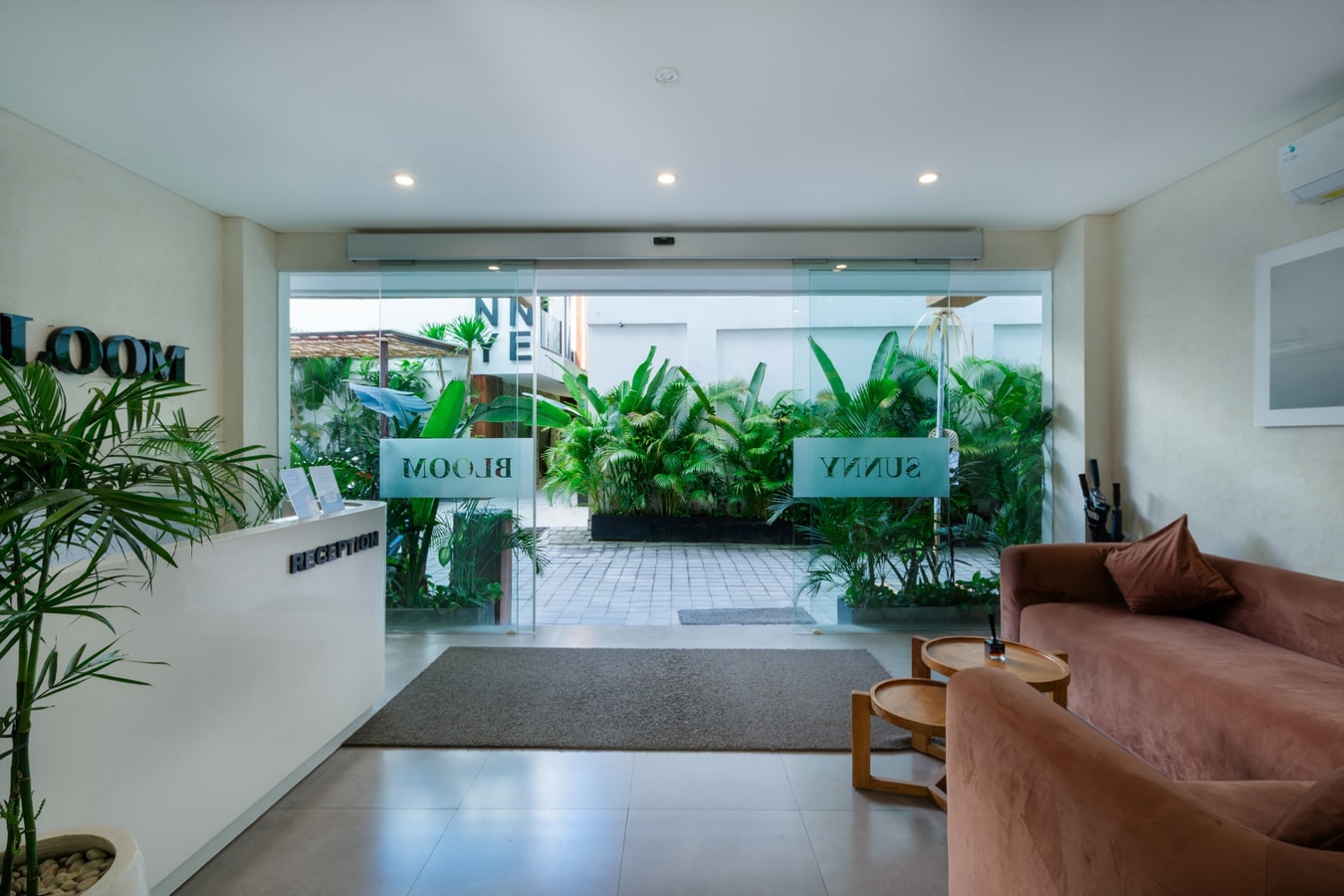 SB 201 - 1BR Pool Suite, Near Batu Belig Beach - Canggu, Bali — image 15