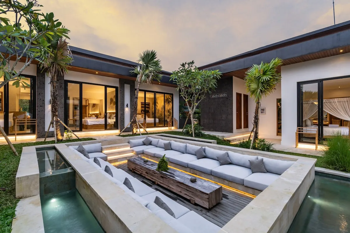 6 BR Tropical-Modern Courtyard Villa Ubud — 6BR Villa Rental in Ubud — image 1
