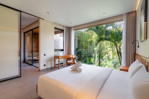 Novo 2.2 - Deluxe Lagoon Pool View Balcony, Ubud in Ubud, Bali — image 4