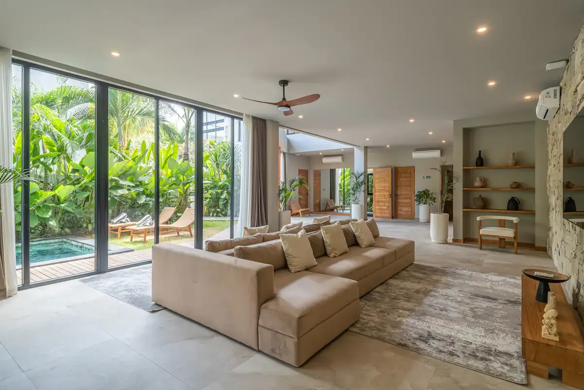 9 BR Walk-to-Beach Pool Estate Canggu — 9BR Estate Rental in Canggu — image 10