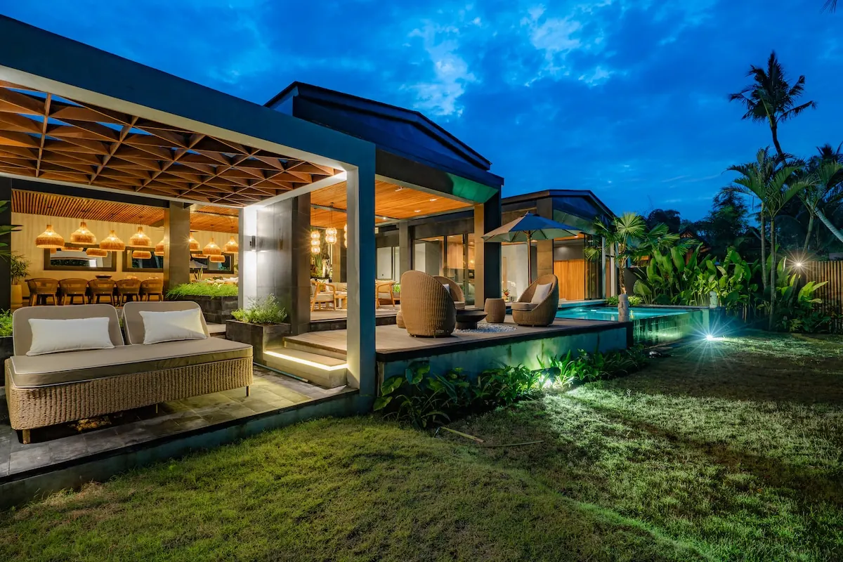 5 BR Rice-Field Infinity-Pool Villa Ubud — 5BR Villa Rental in Ubud — image 6