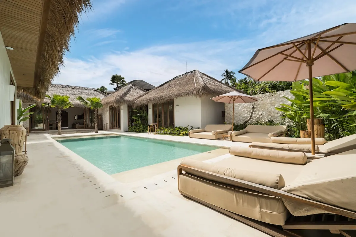 4 BR Thatched Courtyard Villa Ubud — 4BR Villa Rental in Ubud — image 5