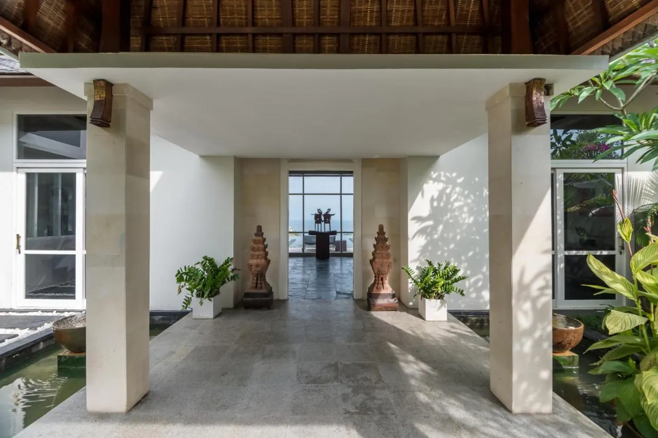 4 BR Infinity-Pool Sunset-View Retreat Uluwatu — 4BR Villa Rental in Uluwatu — image 17
