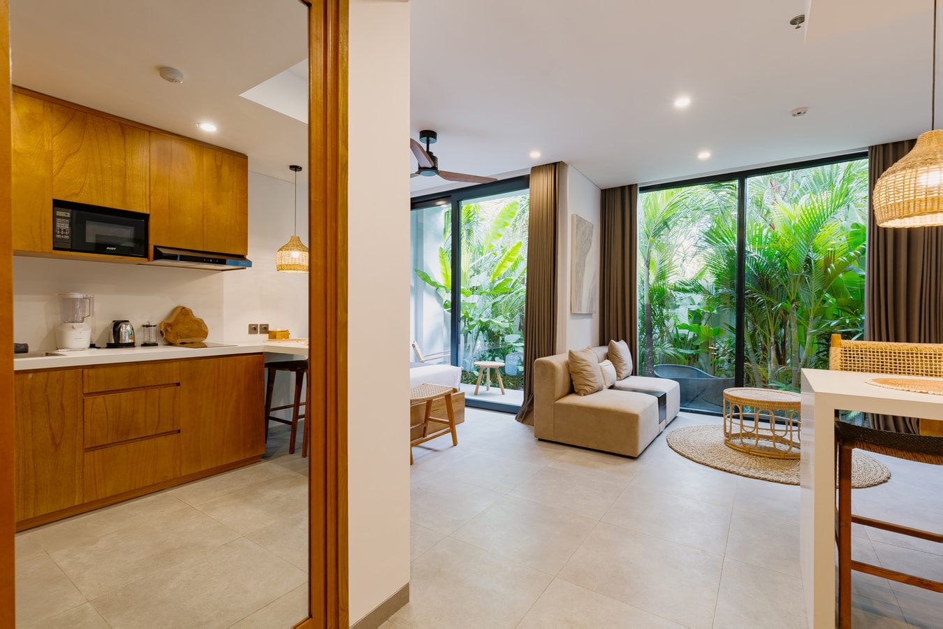 SM 106 - Deluxe Suite with Bathtub & Pool, Canggu in Canggu, Bali — image 15
