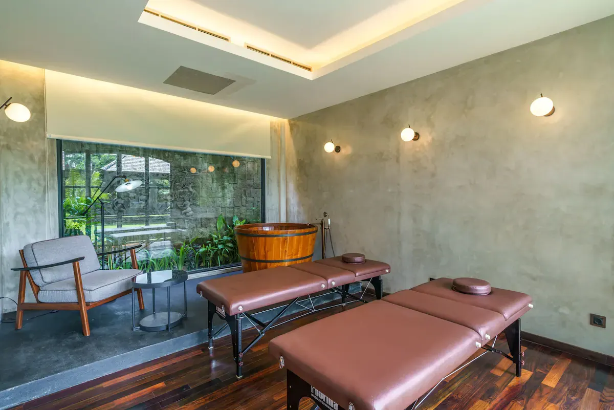 8 BR Colonial Cinema Estate Canggu — 8BR Estate Rental in Pererenan — image 14