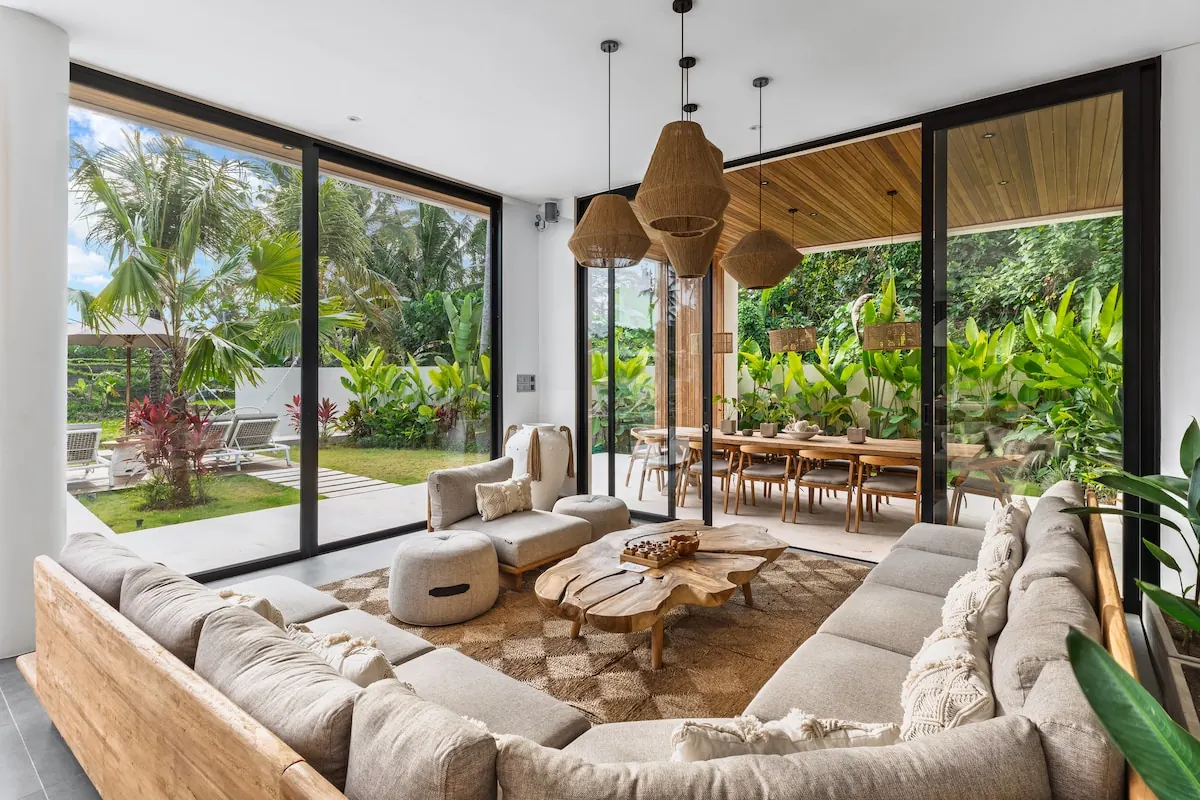6 BR Rice-Field Infinity-Pool Villa Ubud — 6BR Villa Rental in Ubud — image 4