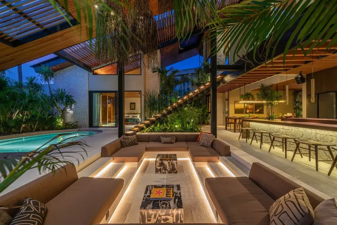 6 BR Modern Cinema Villa Canggu — 6BR Villa Rental in Canggu — image 11