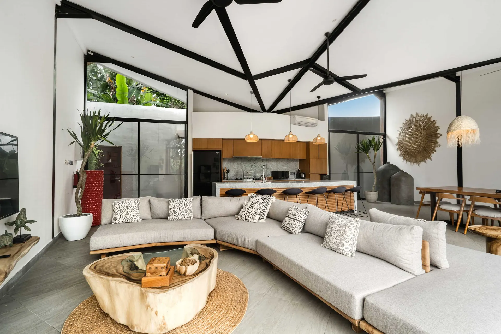6 BR Glass Pavilion Retreat Ubud — 6BR Villa Rental in Ubud — image 2