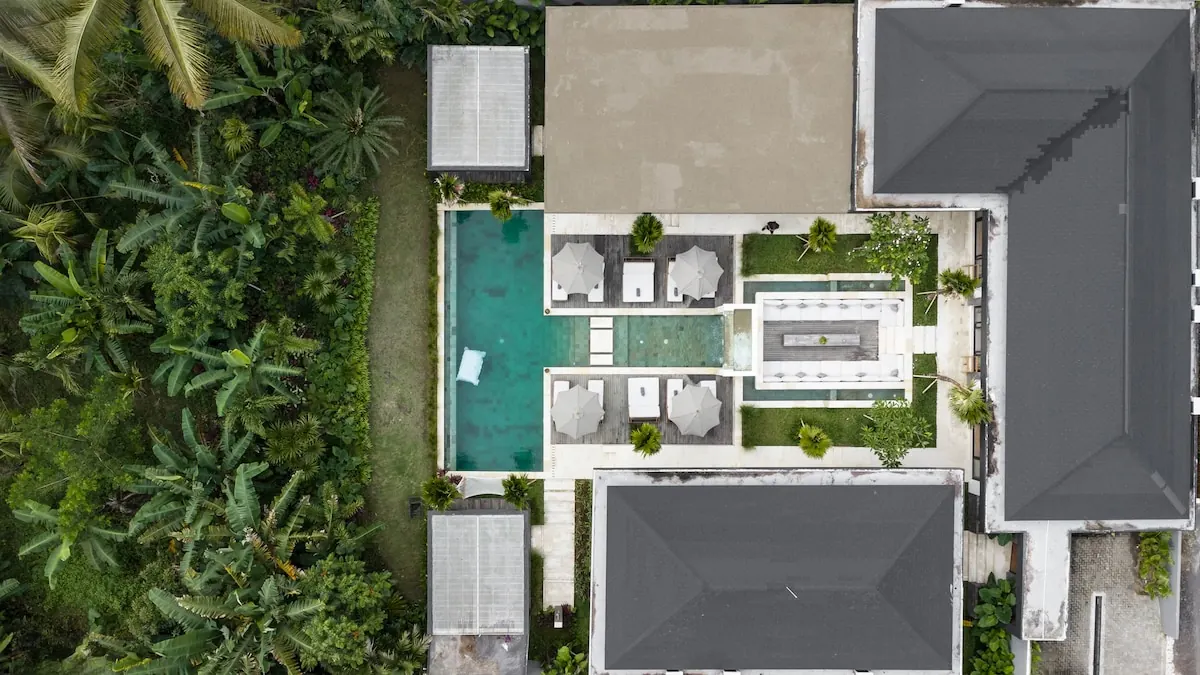 6 BR Tropical-Modern Courtyard Villa Ubud — 6BR Villa Rental in Ubud — image 10