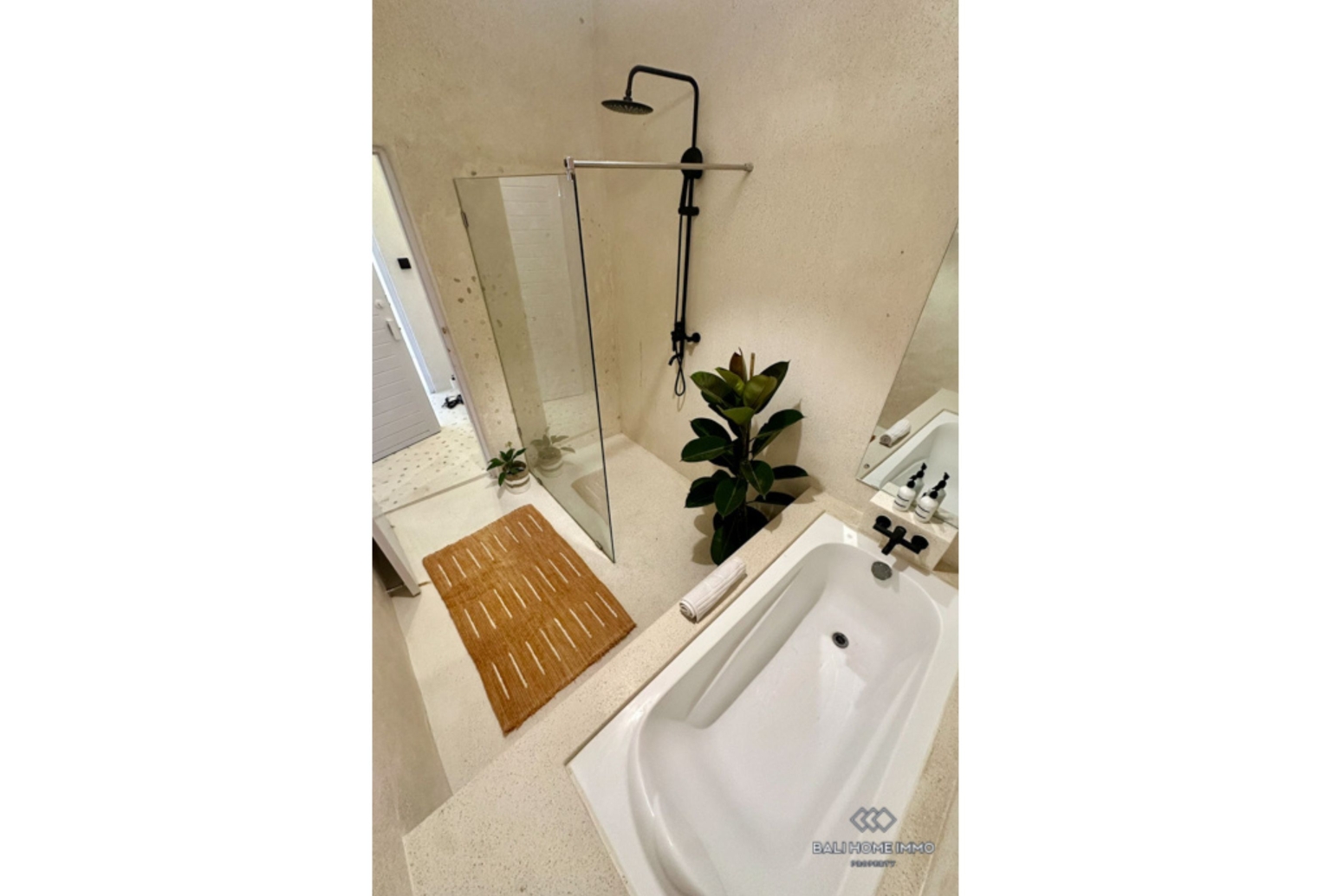 Charming 1 Bedroom Villa for Monthly Rental in Bali Seminyak Oberoi — image 8