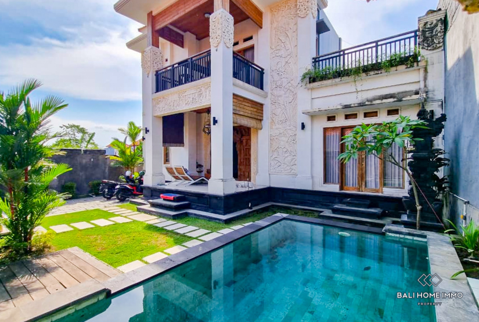 Charming 3 Bedroom Villa for Yearly Rental in Bali Kerobokan