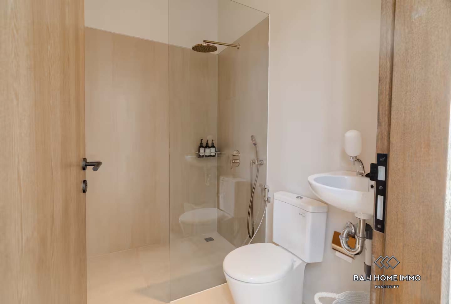 Charming 4 bedroom villa for rent in Cemagi — image 18