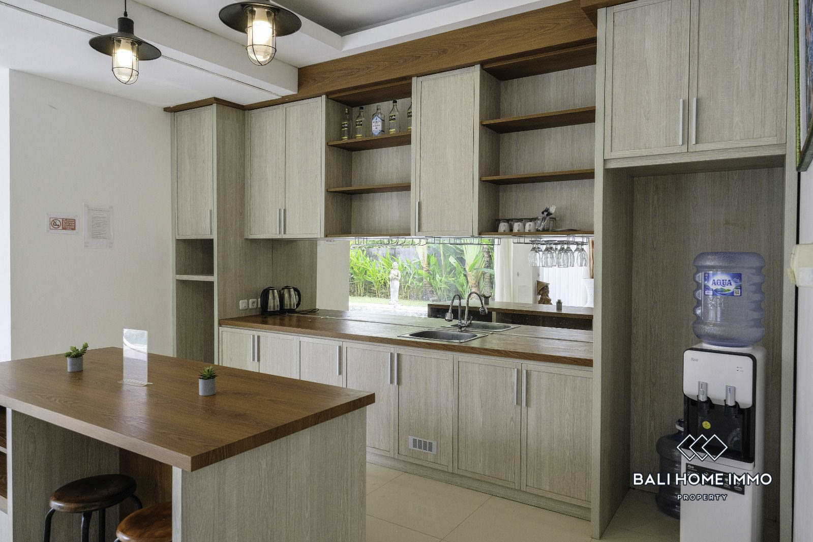 Charming 5 Bedroom Family Villa for Rent in Jimbaran — image 2