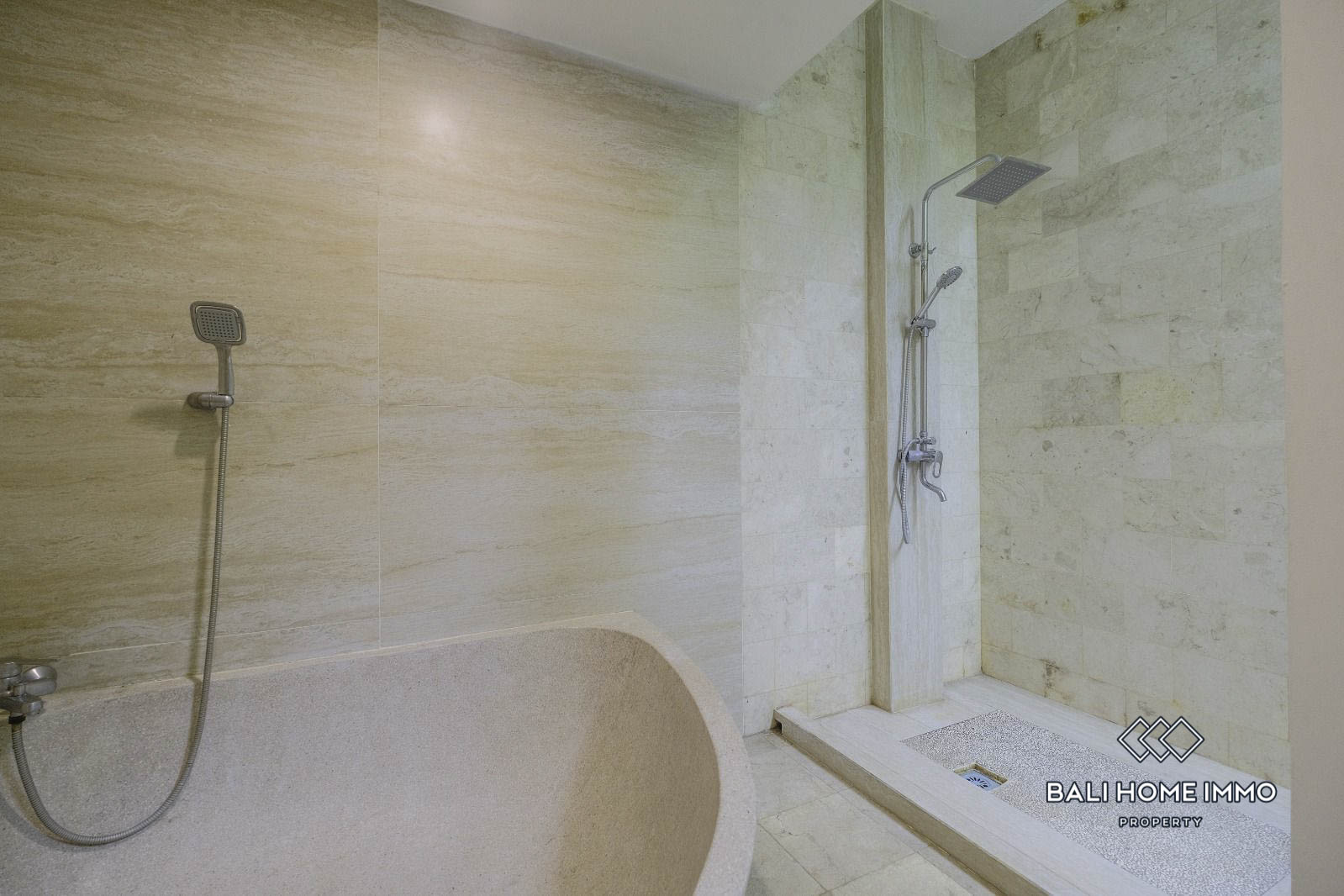 Charming 5 Bedroom Family Villa for Rent in Jimbaran — image 16