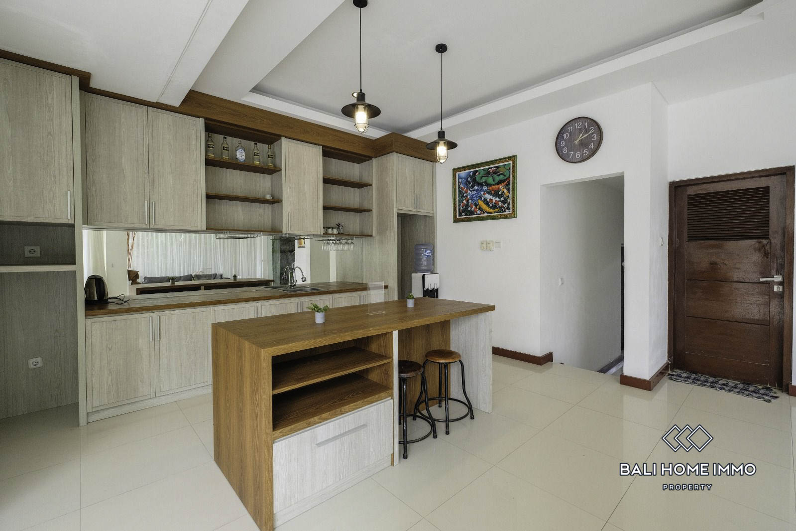 Charming 5 Bedroom Family Villa for Rent in Jimbaran — image 3