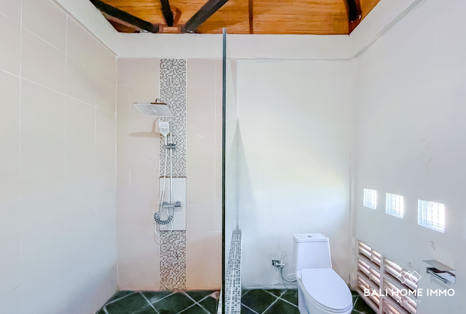 COZY 2 BEDROOMS VILLA FOR YEARLY AND MONTHLY RENTAL IN BALI - JIMBARAN — image 15