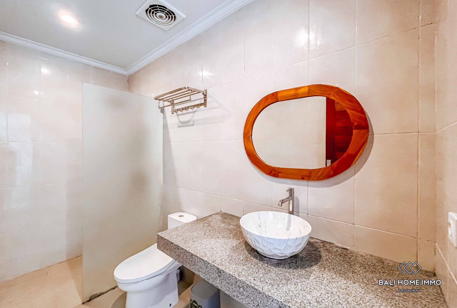 COZY 2 BEDROOMS VILLA FOR YEARLY RENTAL IN BALI - NUSA DUA — image 11