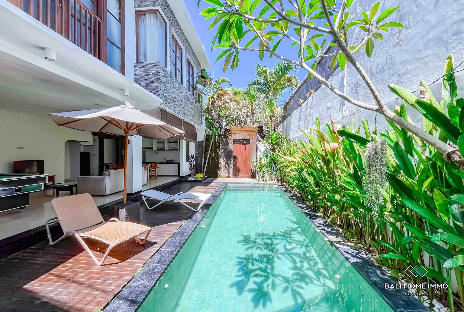 COZY 3 BEDROOMS VILLA FOR YEARLY AND MONTHLY RENTAL IN BALI - JIMBARAN — image 1