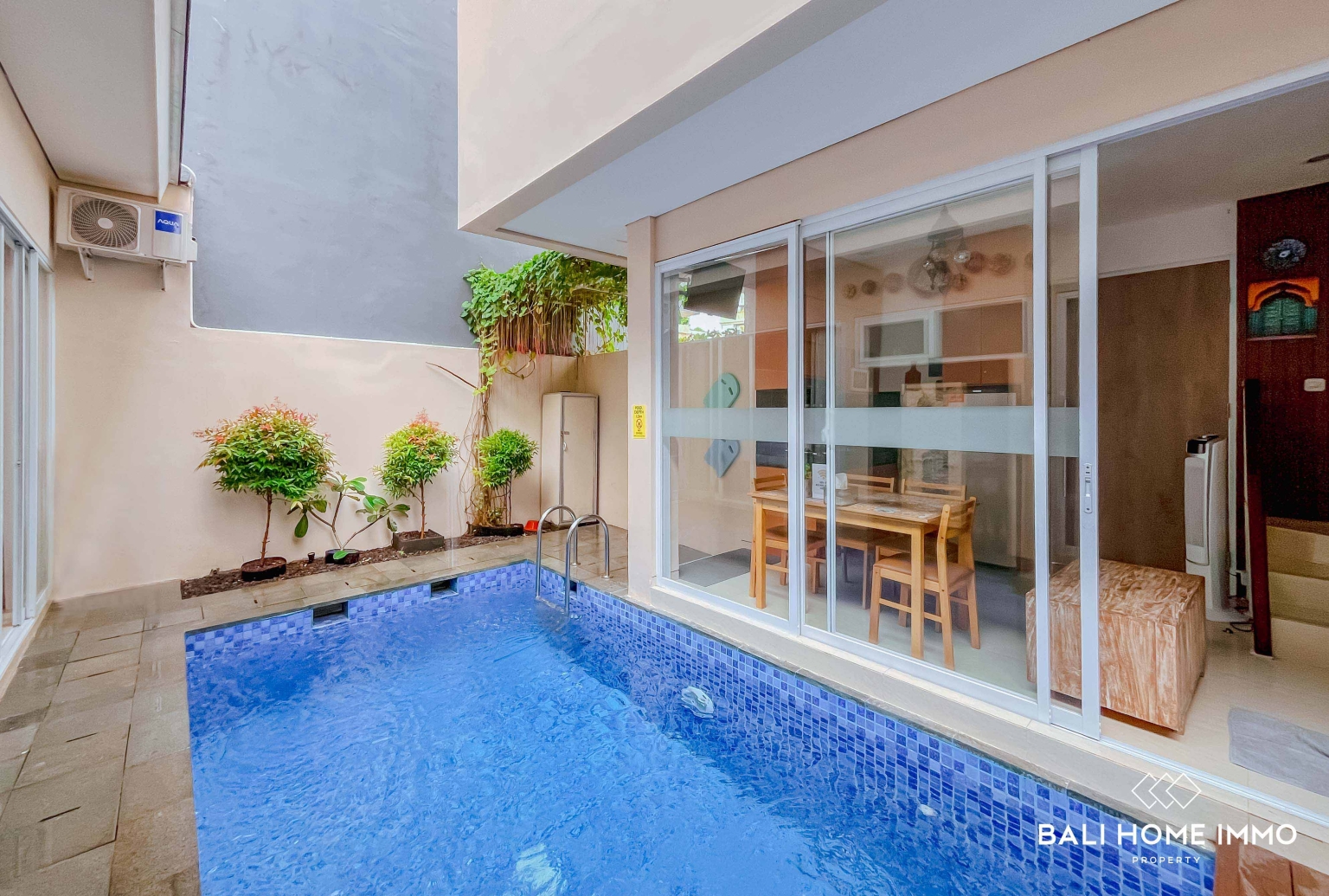 COZY 3 BEDROOMS VILLA FOR YEARLY AND MONTHLY RENTAL IN BALI - PANDAWA — image 1