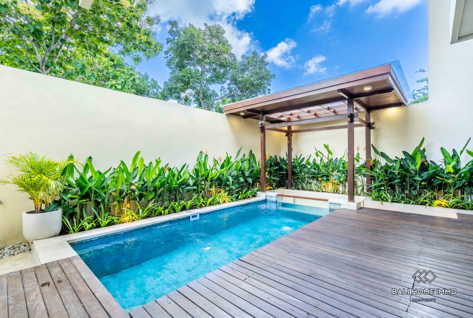 COZY 3 BEDROOMS VILLA FOR YEARLY RENTAL IN BALI - UNGASAN — image 1