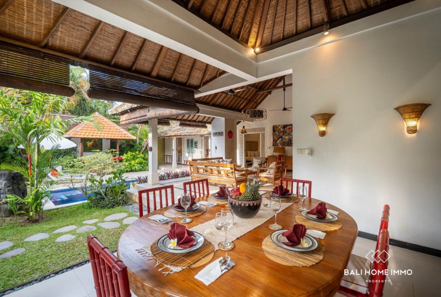 Cozy 4 Bedrooms Villa Walking Distance to Seminyak Beach — image 3