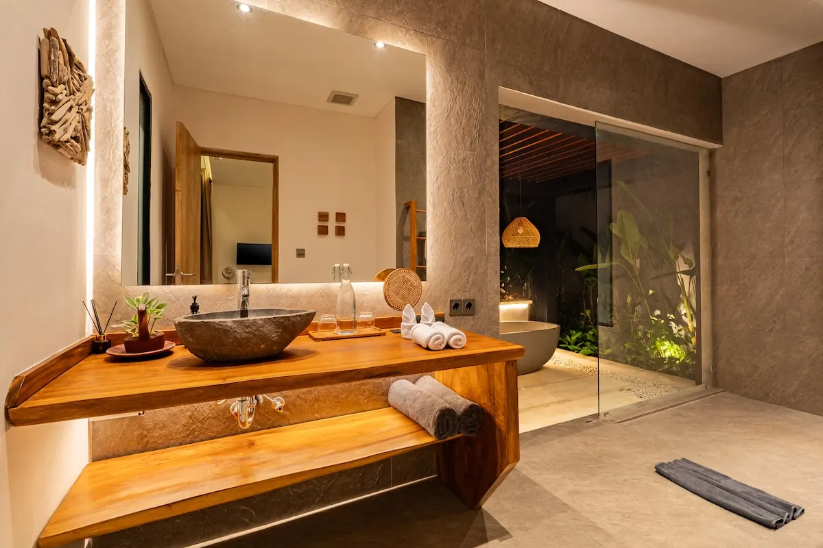 9 BR Tropical-Modern Pool Estate Ubud — 9BR Estate Rental in Ubud — image 19