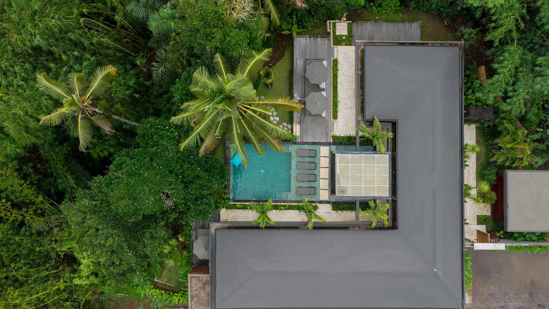 6 BR Tropical-Modern Jungle Retreat Ubud — 6BR Villa Rental in Ubud — image 3