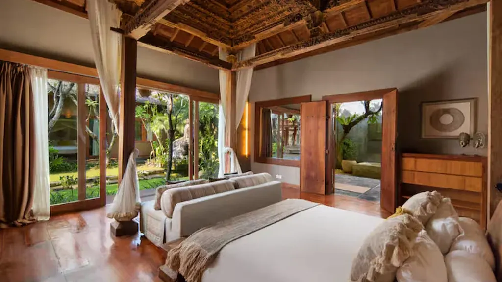 5 BR Private Retreat Seminyak — 5BR Villa Rental in Seminyak — image 6