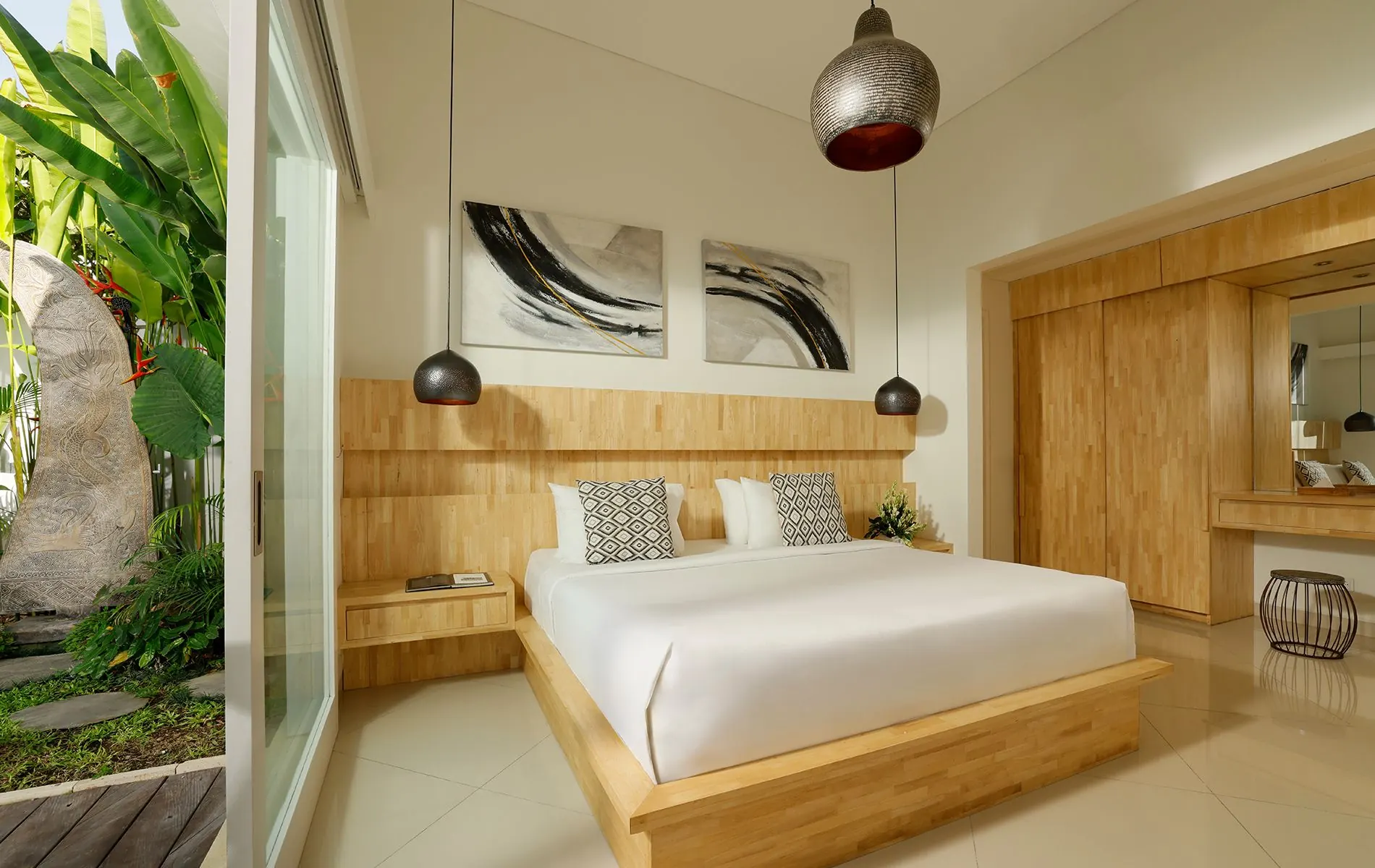 3 BR Tropical-Modern Courtyard Villa Sanur — 3BR Villa Rental in Sanur — image 6