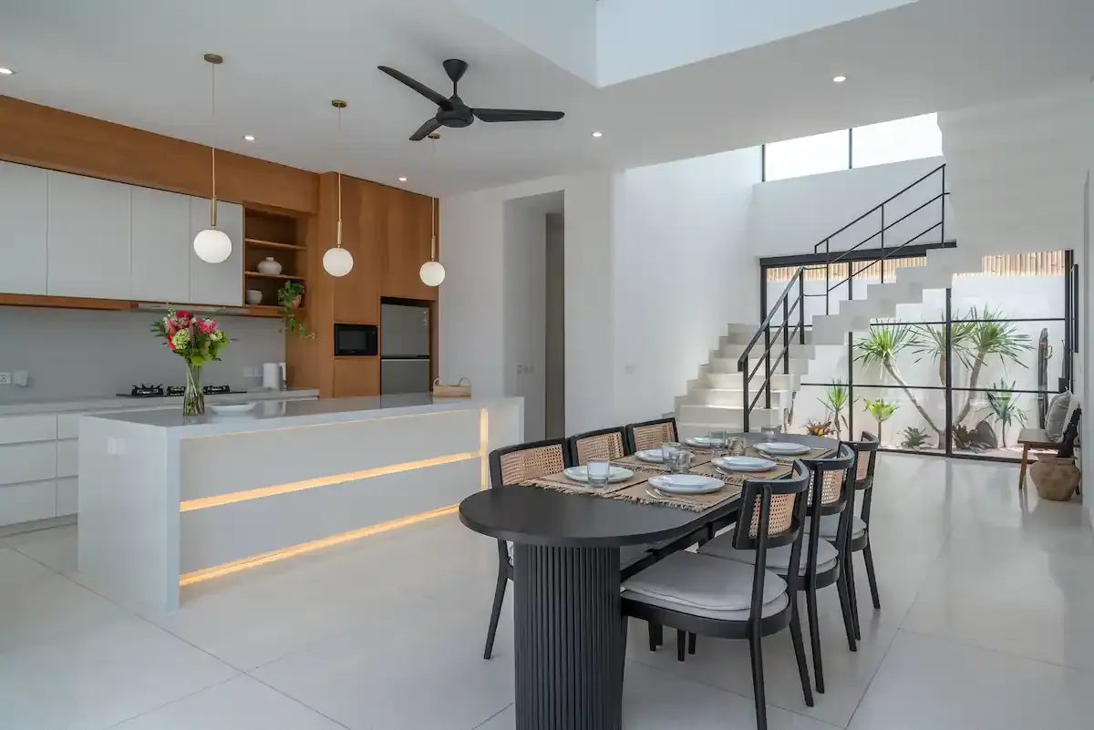 4 BR Modern Fully Staffed Villa Canggu — 4BR Villa Rental in Canggu — image 5