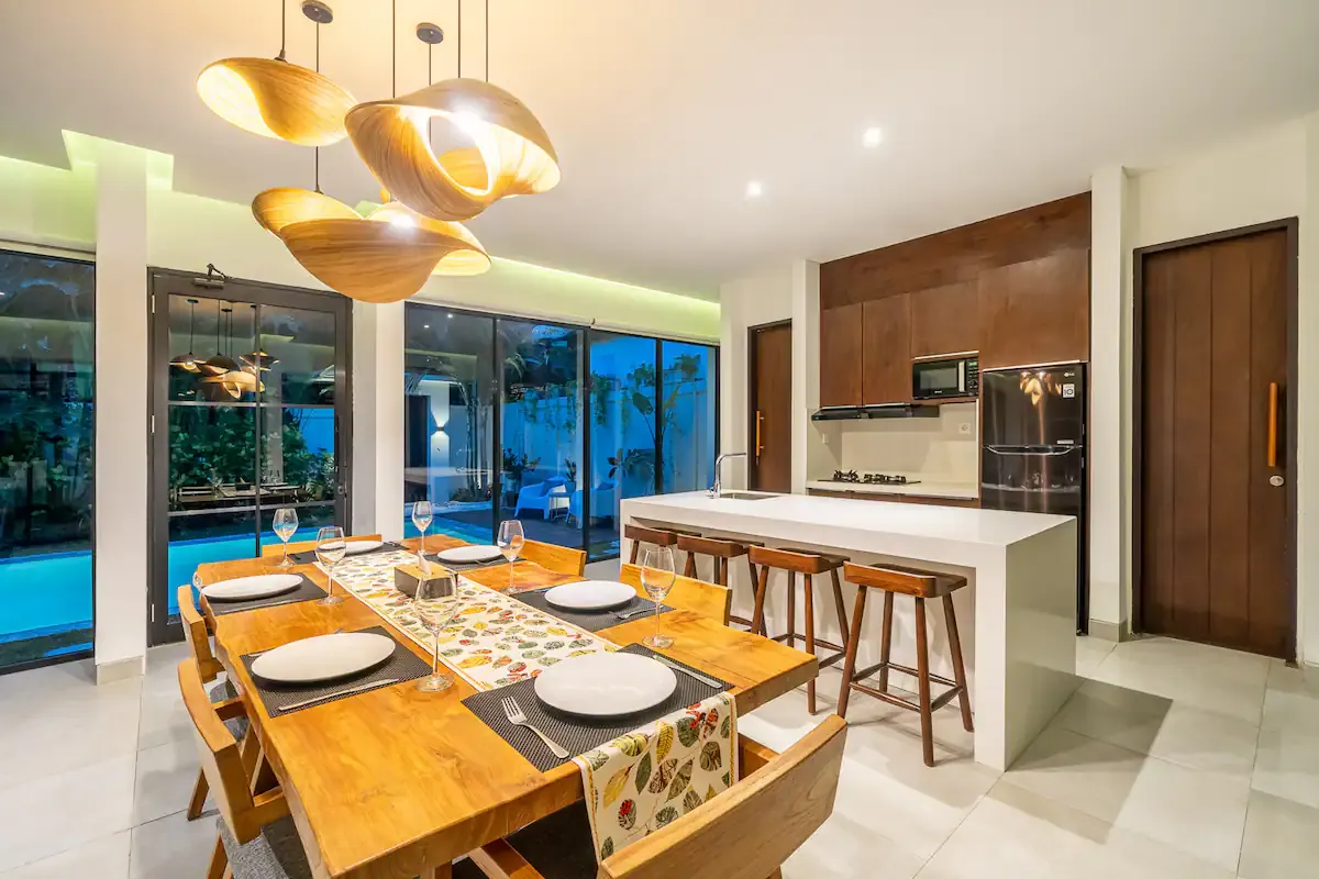 3 BR Walk-to-Beach Tropical-Modern Villa Canggu — 3BR Villa Rental in Canggu — image 16