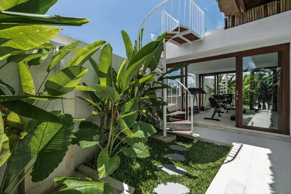 6 BR Tropical Garden Pavilion Villa Ubud — 6BR Villa Rental in Ubud — image 5
