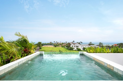 Canggu 3BR Oceanview Villa, Private Pool & Rooftop in Pererenan, Bali — image 2