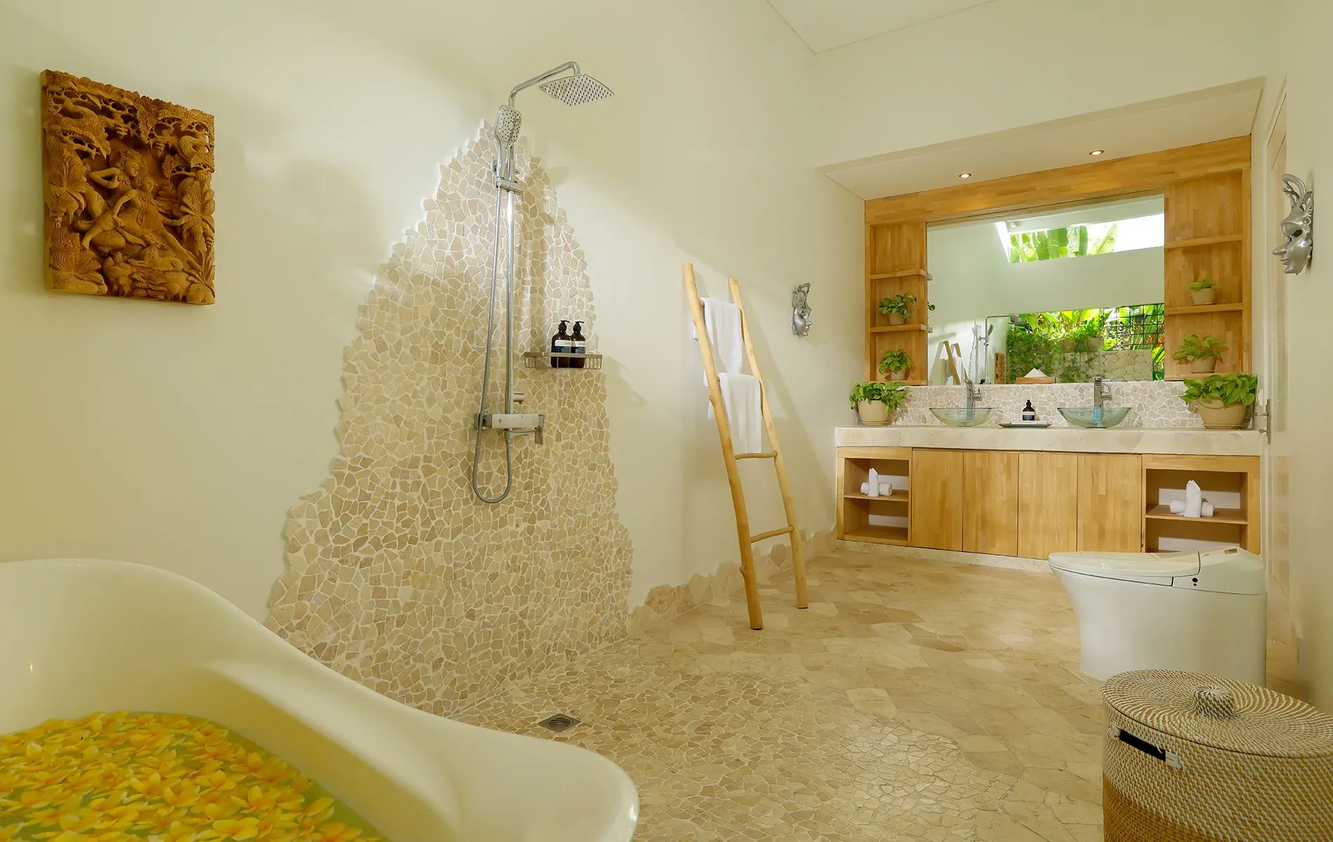 3 BR Tropical-Modern Courtyard Villa Sanur — 3BR Villa Rental in Sanur — image 8