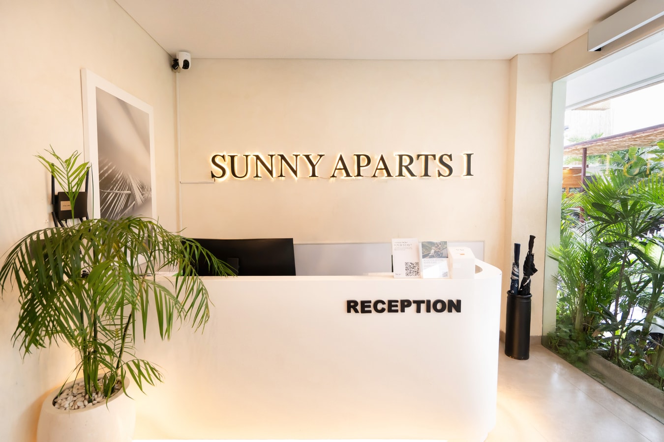 SB 303 - 1BR Pool Suite, Near Batu Belig Beach - Canggu, Bali — image 19