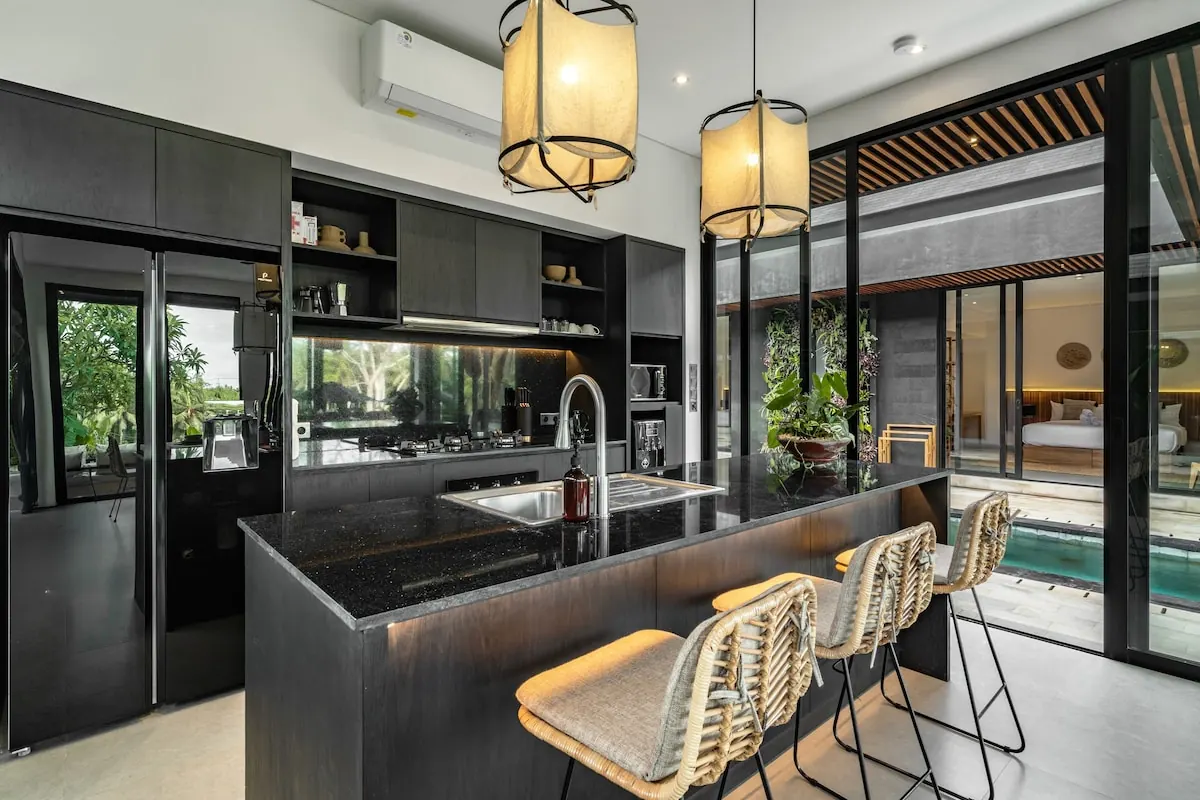 5 BR Designer Tropical-Modern Retreat Ubud — 5BR Villa Rental in Ubud — image 7