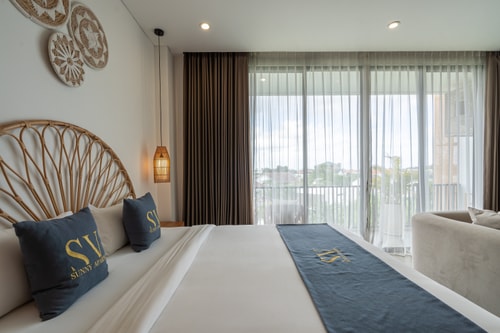 SB 411 - 1BR Suite with Balcony and Pool, Canggu - Canggu, Bali — image 10