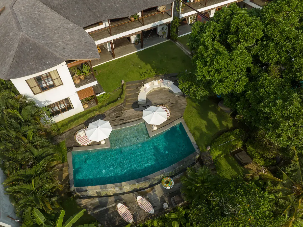 6 BR Private Pool Villa Canggu — 6BR Villa Rental in Canggu — image 6