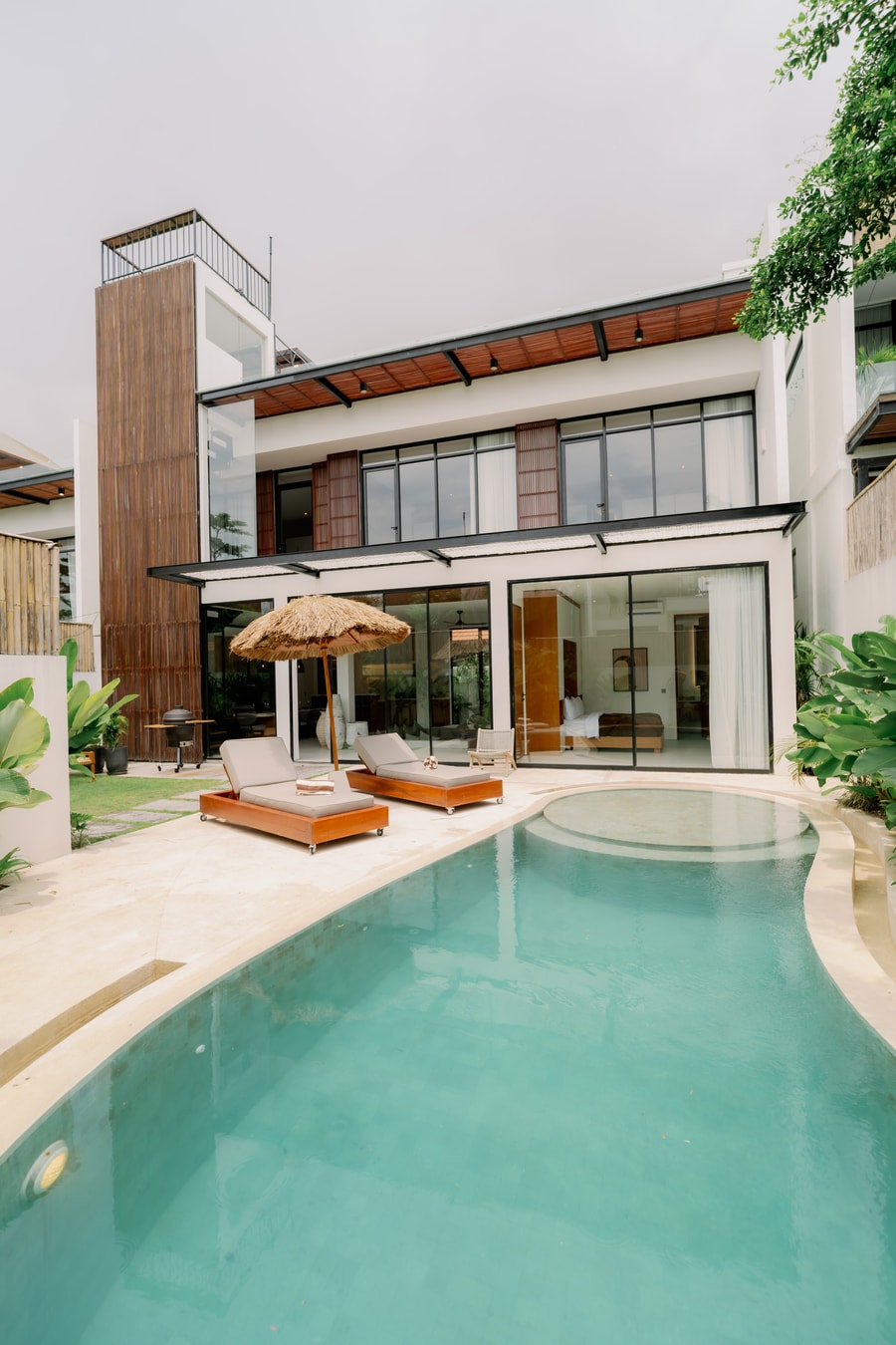4BR Canggu Retreat Villa – Sunbed Rooftop & Pool in Canggu, Bali — image 19