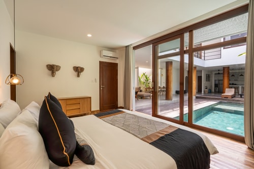 Elegant 4BR Berawa Villa | Pool, Near Beaches in Canggu, Bali — image 6