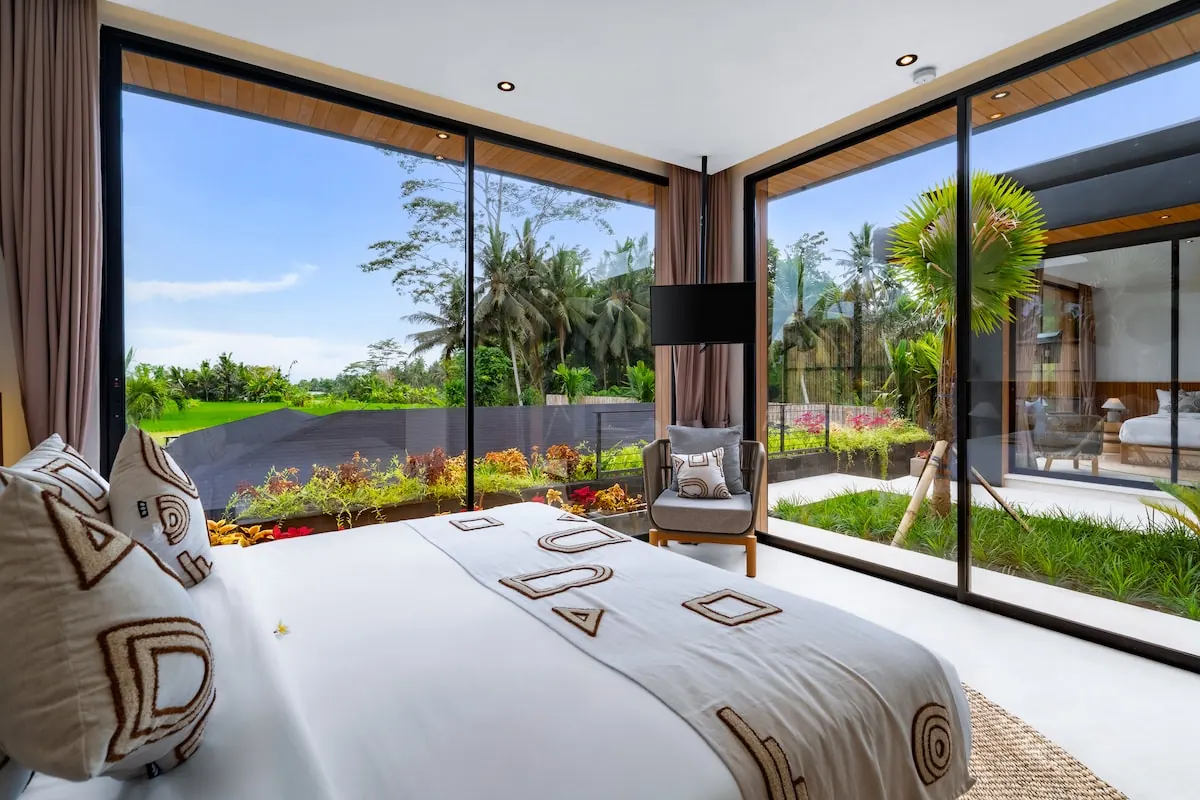 11 BR Tropical-Modern Rice-Field Estate Ubud — 11BR Estate Rental in Ubud — image 13