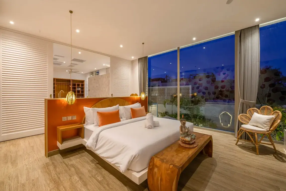 5 BR Beachfront Infinity-Pool Villa Canggu — 5BR Villa Rental in Canggu — image 9
