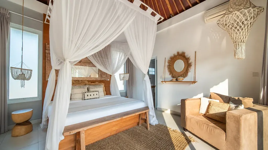 6 BR Infinity-Pool Family Villa Canggu — 6BR Villa Rental in Canggu — image 17