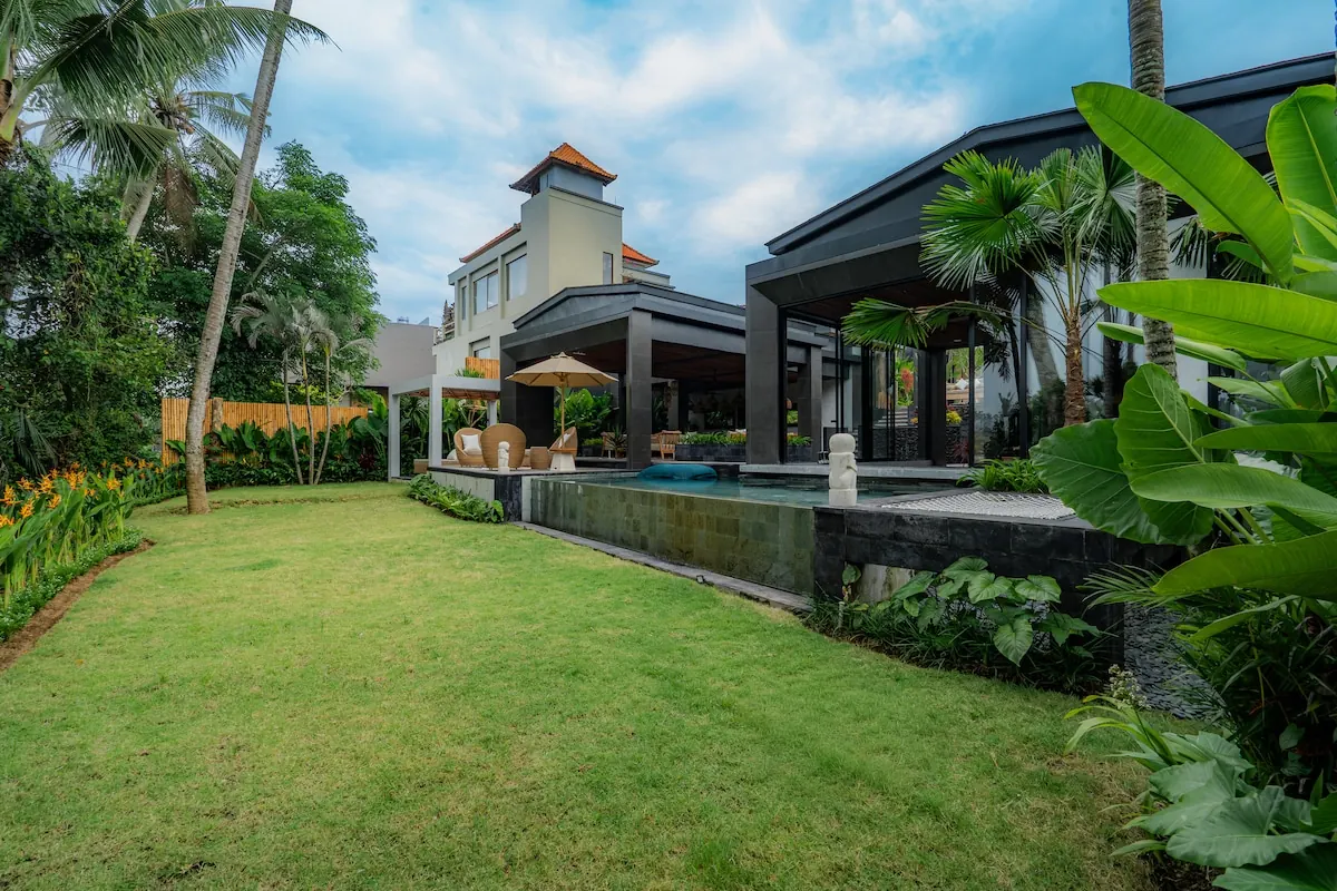 10 BR Tropical-Modern Jungle Estate Ubud — 10BR Estate Rental in Ubud — image 2