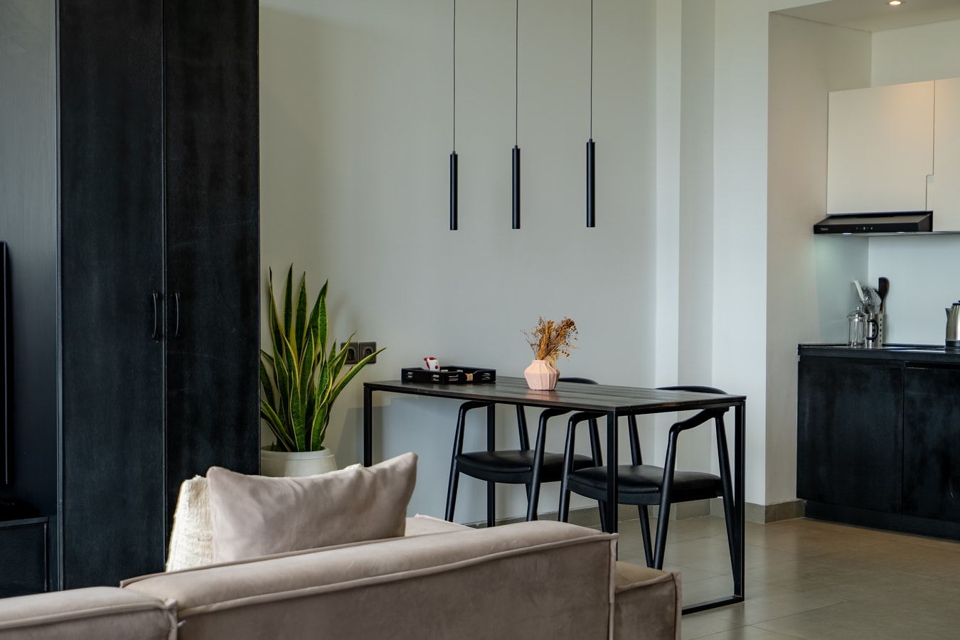 SB 412 - 1BR Suite with Balcony and Pool, Canggu - Canggu, Bali — image 5