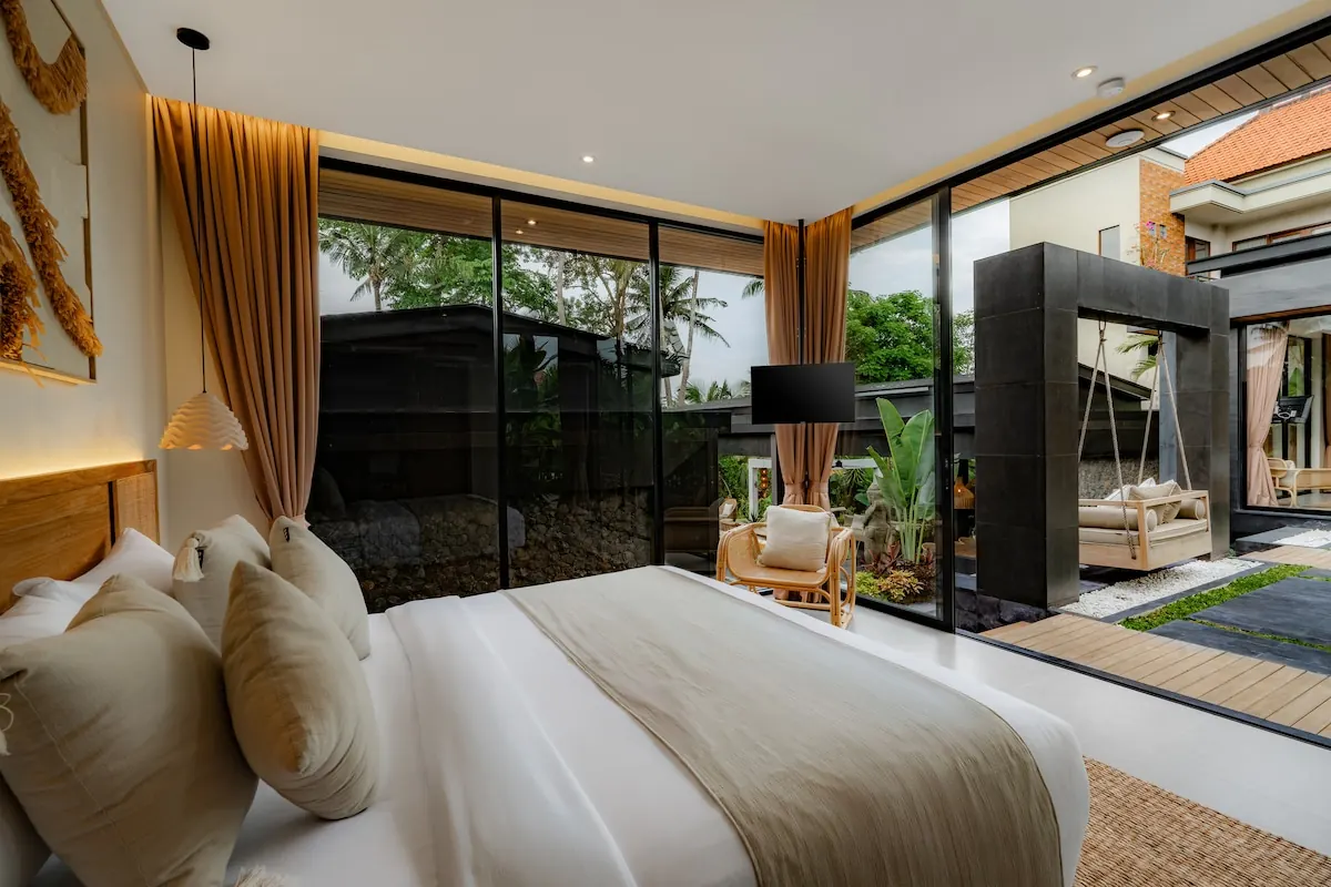 5 BR Rice-Field Infinity-Pool Villa Ubud — 5BR Villa Rental in Ubud — image 1