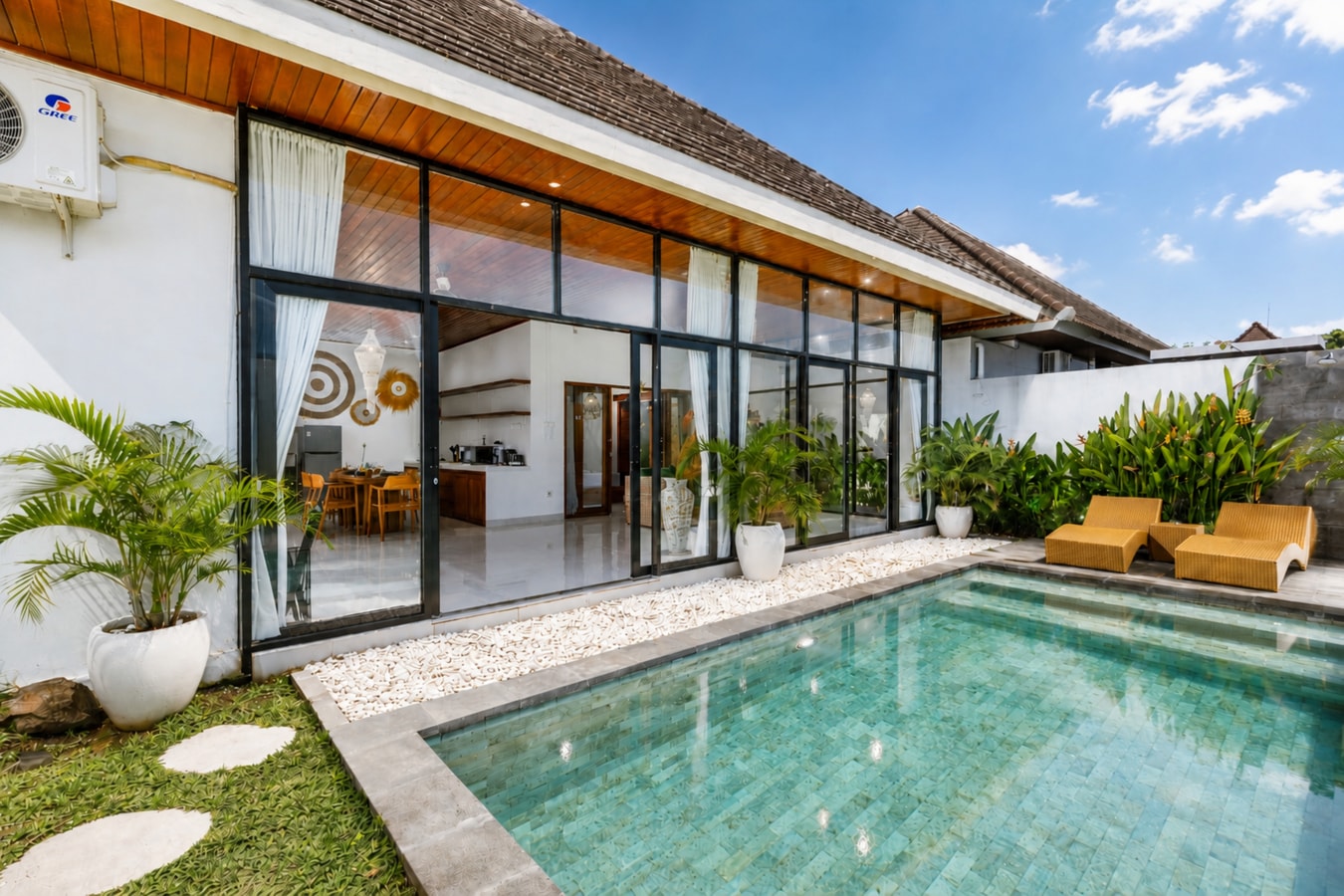 3BR Seseh Villa | Pool & Garden Views, Near Beach in Canggu, Bali — image 11