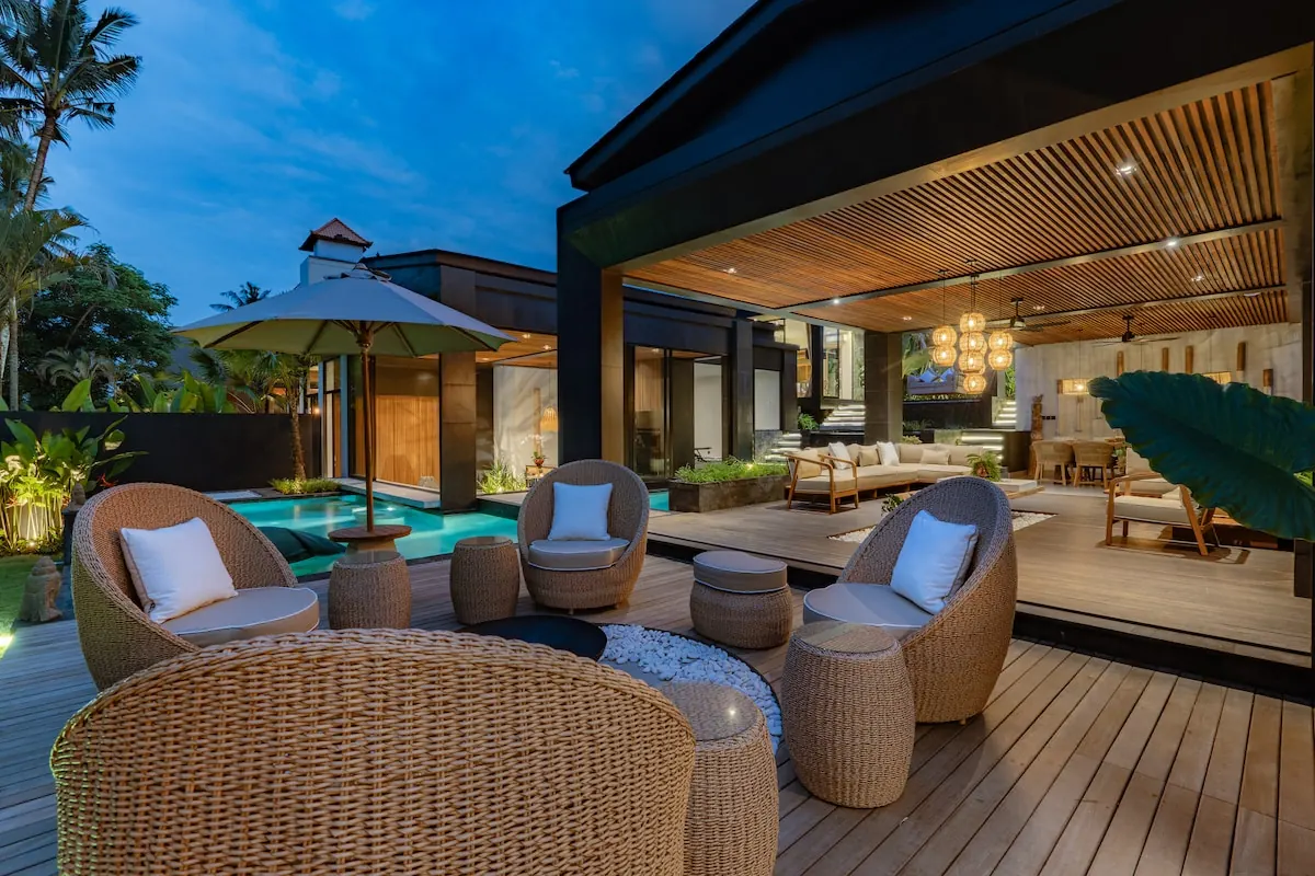 5 BR Tropical-Modern Glass Villa Ubud — 5BR Villa Rental in Ubud — image 4