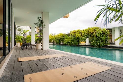 SB 303 - 1BR Pool Suite, Near Batu Belig Beach - Canggu, Bali — image 8