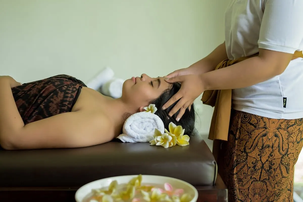 6 BR Glass Pavilion Retreat Ubud — 6BR Villa Rental in Ubud — image 7